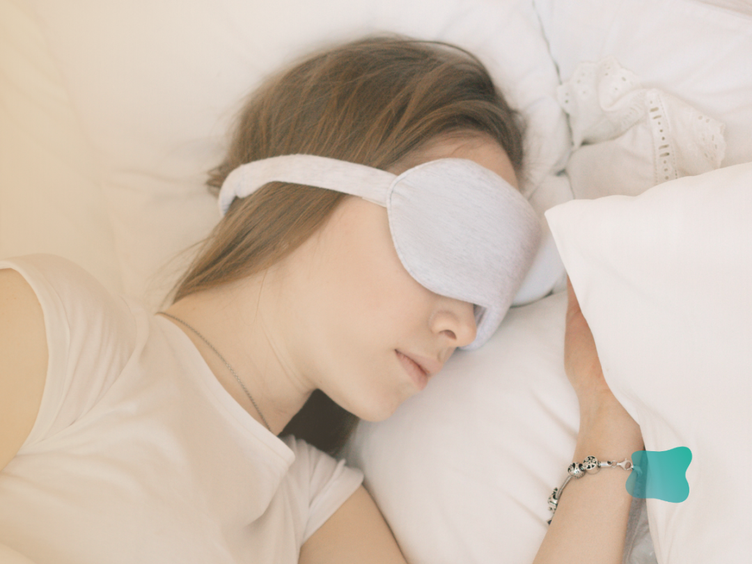 睡眠管理场景,佩戴眼罩入睡
